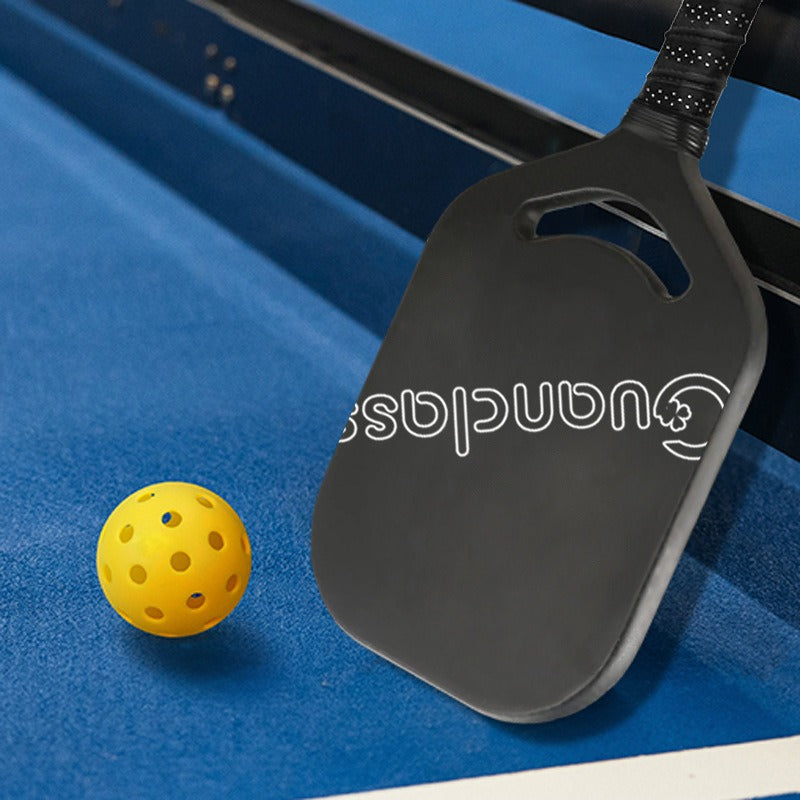 Hotpressat pickleballracket i kolfiber